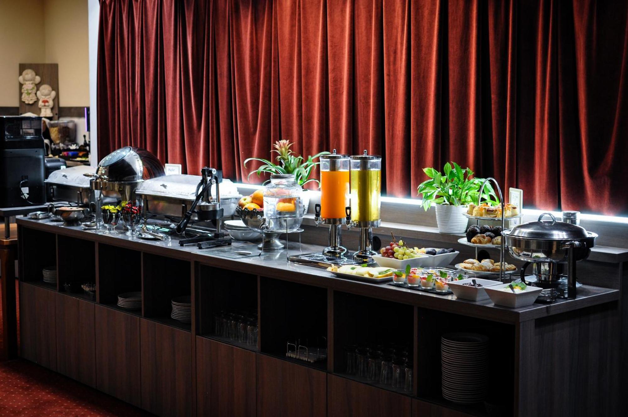 Hotel Trzy Swiaty Spa & Wellness Rajska Wyspa Gliwice Ngoại thất bức ảnh