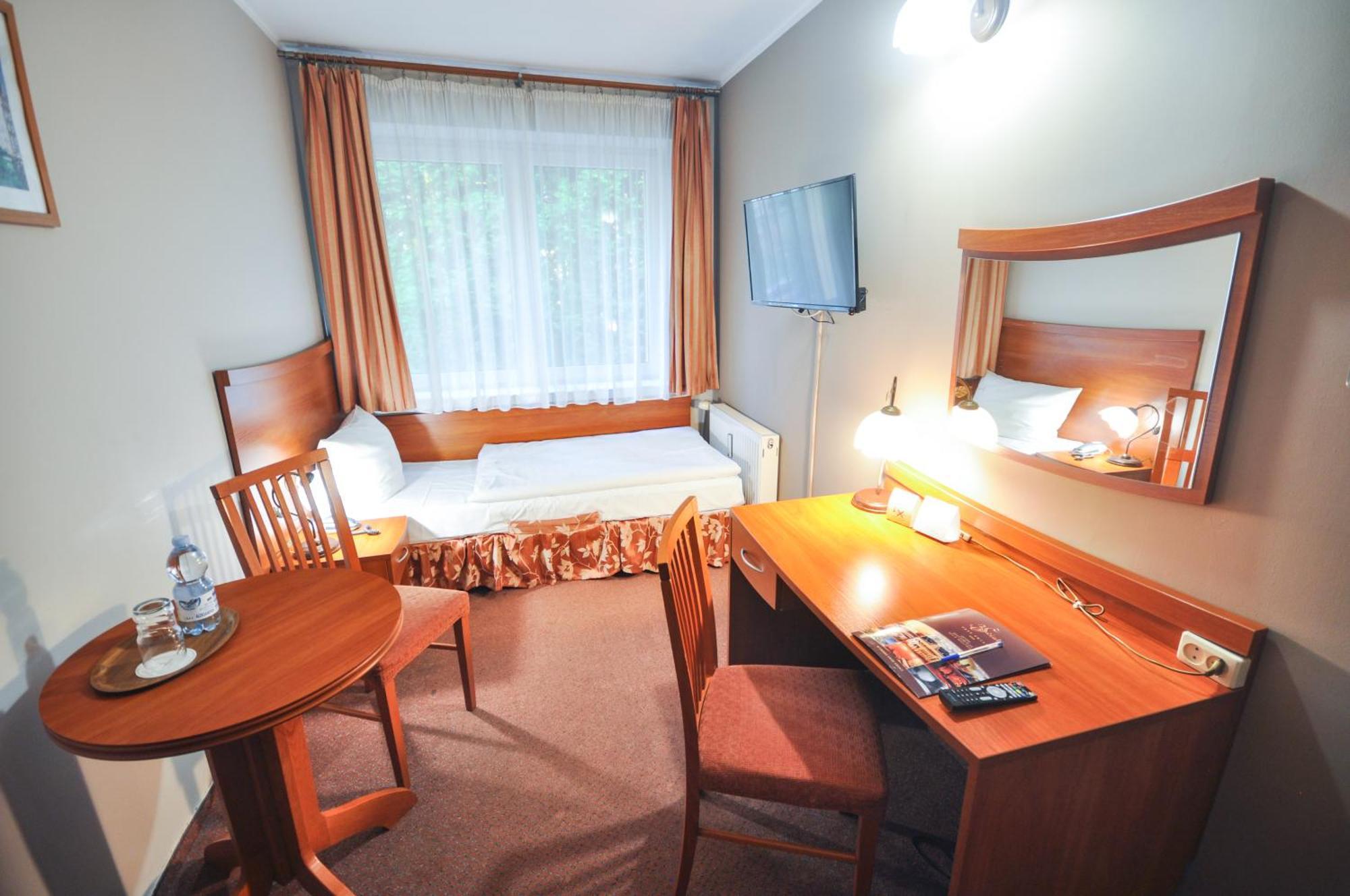 Hotel Trzy Swiaty Spa & Wellness Rajska Wyspa Gliwice Ngoại thất bức ảnh